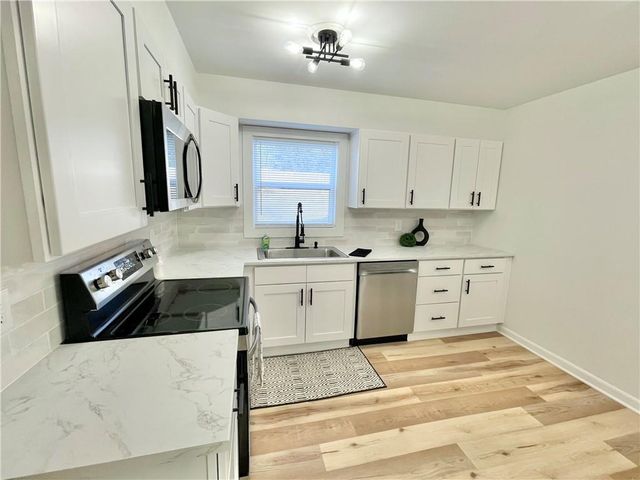 3301 S Vermont Avenue, Independence, MO 64052