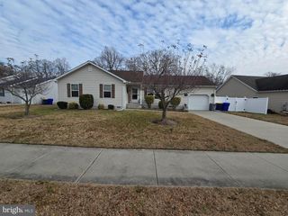 142 WATERWAY DR, Frederica, DE 19946