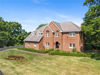 411 Sunset Dr, Rostraver, PA 15012