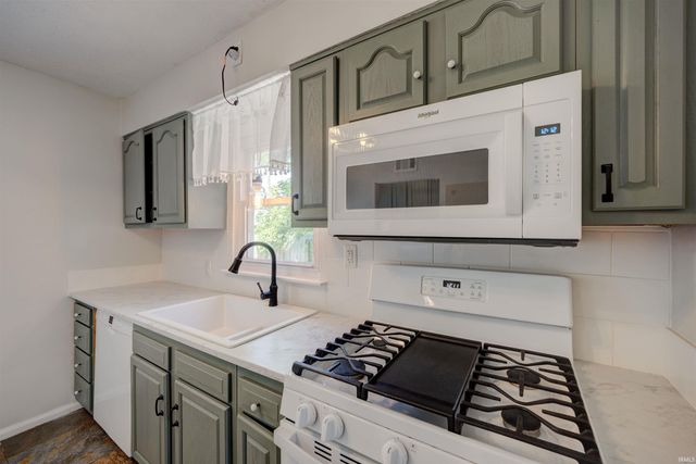 1401 S Roosevelt Drive, Evansville, IN 47714