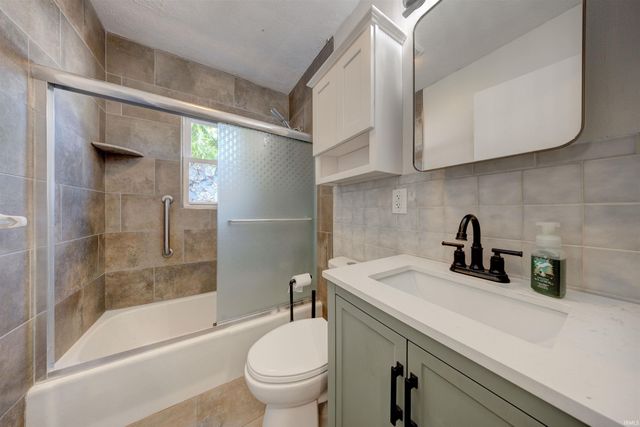 1401 S Roosevelt Drive, Evansville, IN 47714