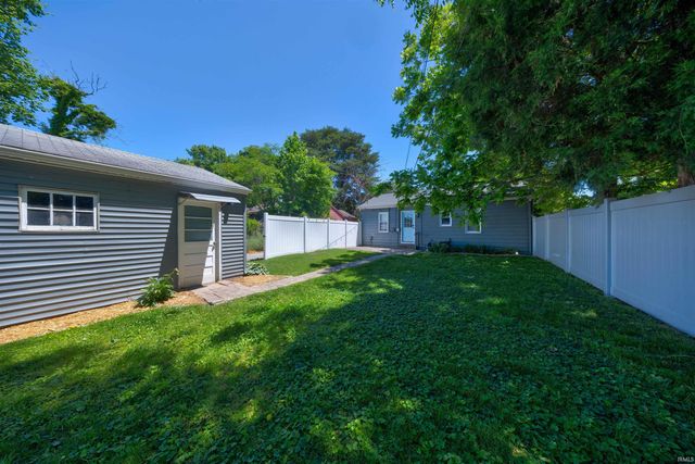 1401 S Roosevelt Drive, Evansville, IN 47714