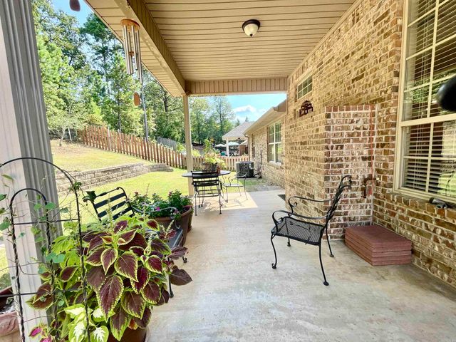 129 Pleasantwood Drive, Maumelle, AR 72113