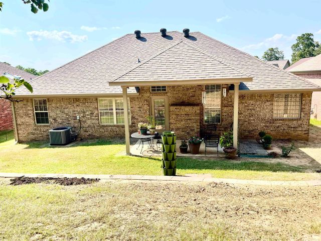 129 Pleasantwood Drive, Maumelle, AR 72113