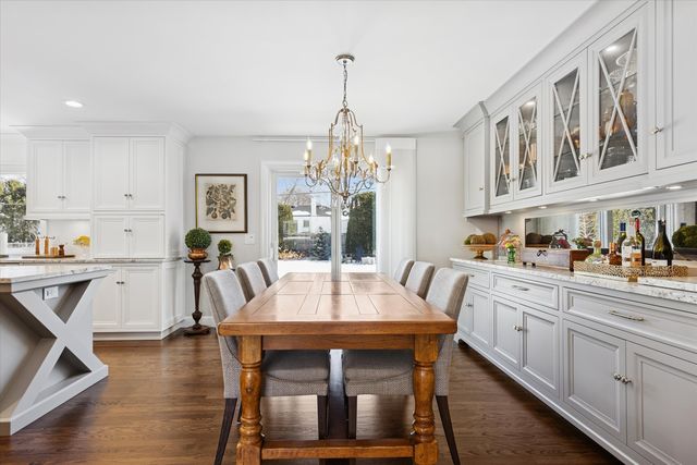 857 S Euclid Avenue, Elmhurst, IL 60126