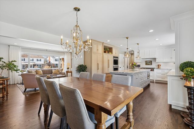 857 S Euclid Avenue, Elmhurst, IL 60126