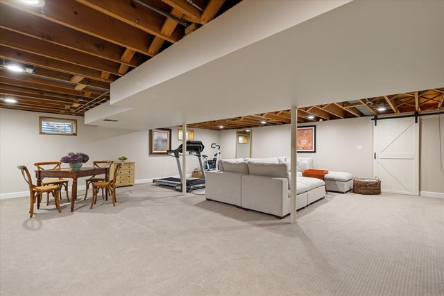 857 S Euclid Avenue, Elmhurst, IL 60126