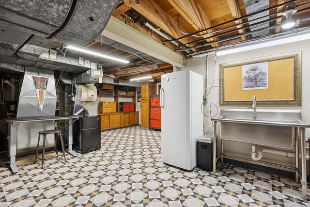 857 S Euclid Avenue, Elmhurst, IL 60126