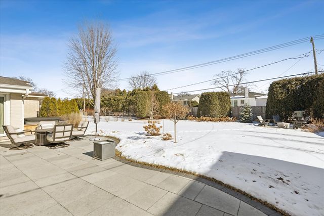 857 S Euclid Avenue, Elmhurst, IL 60126