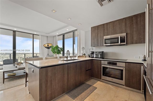 88 SW 7th Street 3412, Miami, FL 33130