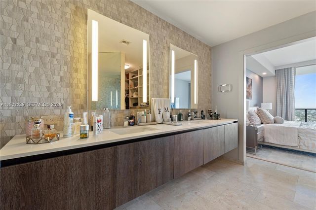 88 SW 7th Street 3412, Miami, FL 33130
