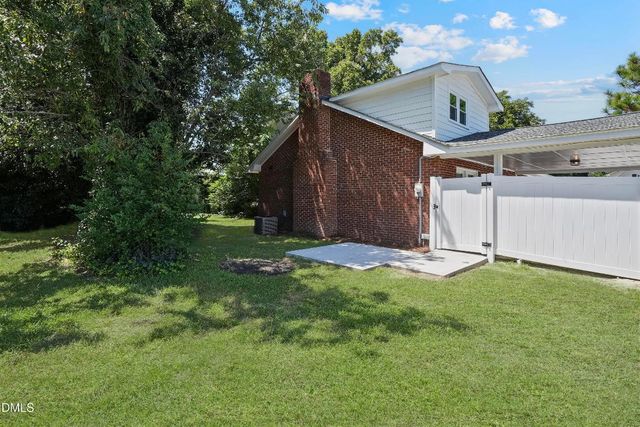 173 S Hardin Street, Southern Pines, NC 28387