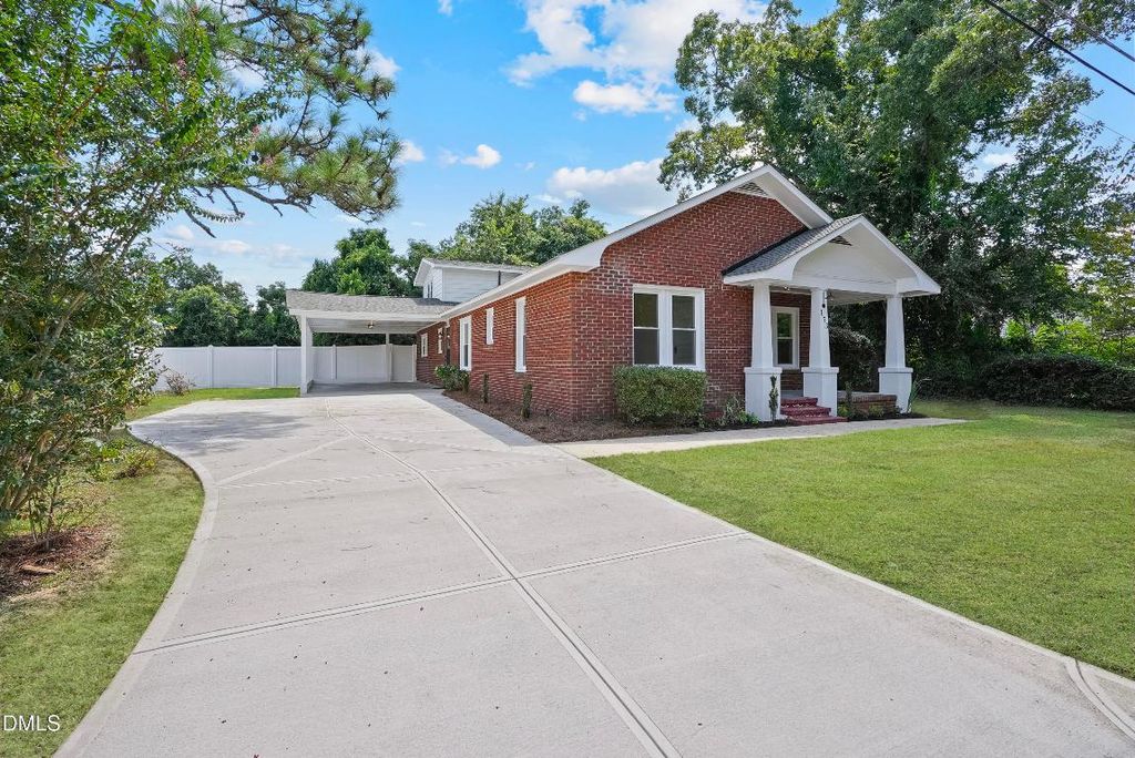 173 S Hardin Street, Southern Pines, NC 28387