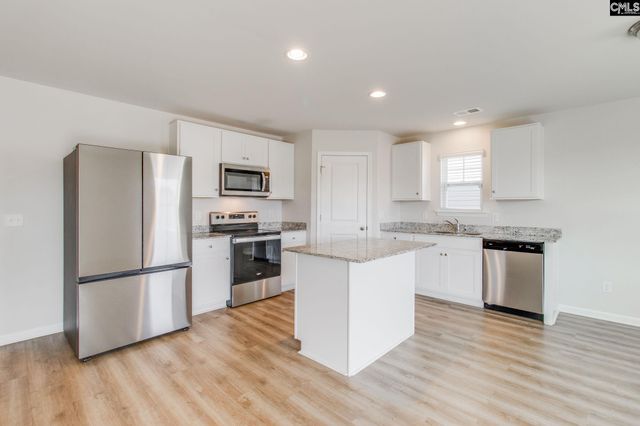 1070 Crescent Moon Loop, Hopkins, SC 29061