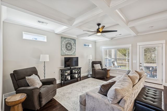 1011 Owen Layne Dr, Murfreesboro, TN 37129