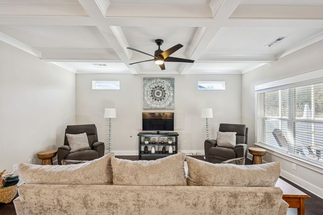 1011 Owen Layne Dr, Murfreesboro, TN 37129