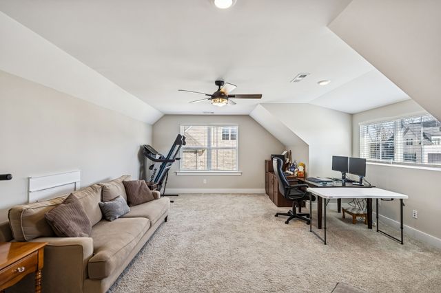 1011 Owen Layne Dr, Murfreesboro, TN 37129