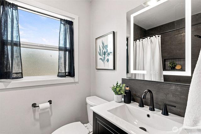 3029 Northwest Avenue, Bellingham, WA 98225