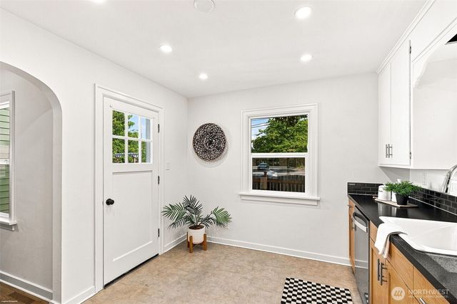 3029 Northwest Avenue, Bellingham, WA 98225