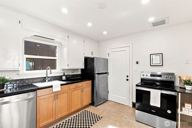 3029 Northwest Avenue, Bellingham, WA 98225