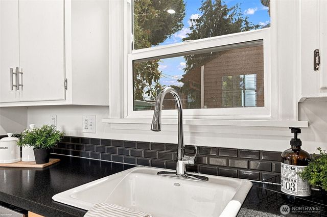 3029 Northwest Avenue, Bellingham, WA 98225