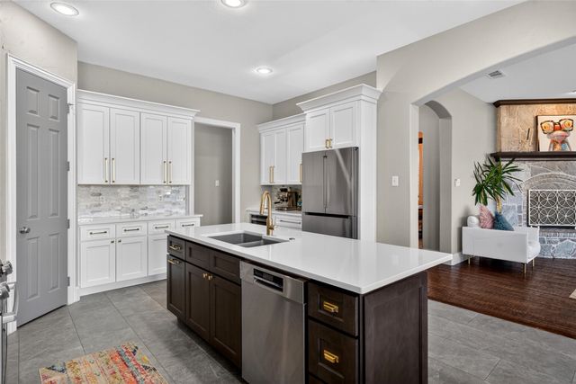 301 Foxcroft Lane, Keller, TX 76248