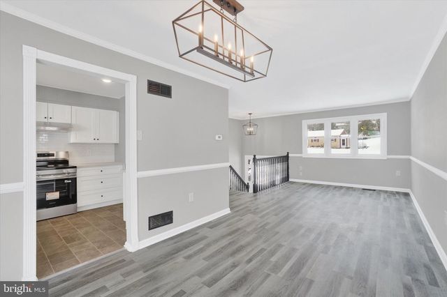 5 LOCUST CIR, Etters, PA 17319