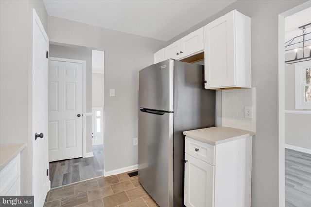 5 LOCUST CIR, Etters, PA 17319