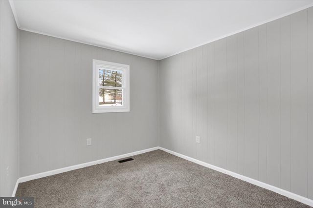 5 LOCUST CIR, Etters, PA 17319