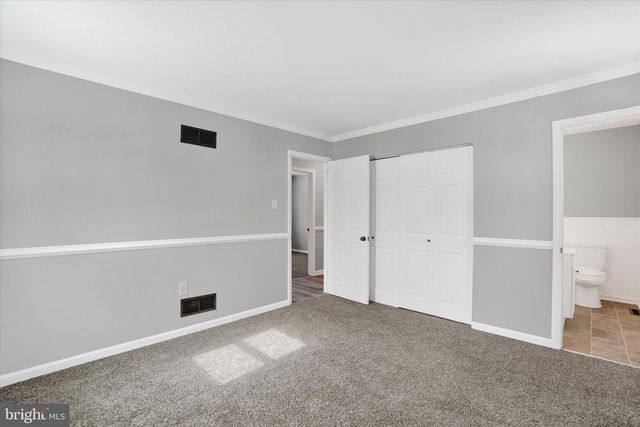 5 LOCUST CIR, Etters, PA 17319