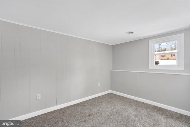 5 LOCUST CIR, Etters, PA 17319