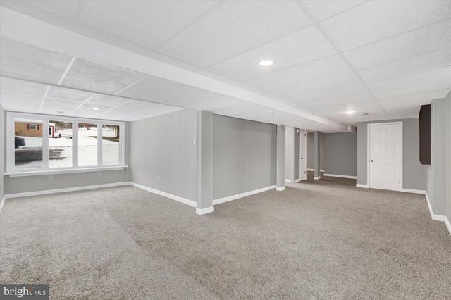 5 LOCUST CIR, Etters, PA 17319