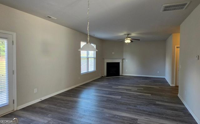 7373 Ledgestone Lane, Riverdale, GA 30274