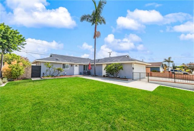 5921 Chinook Drive, Huntington Beach, CA 92647