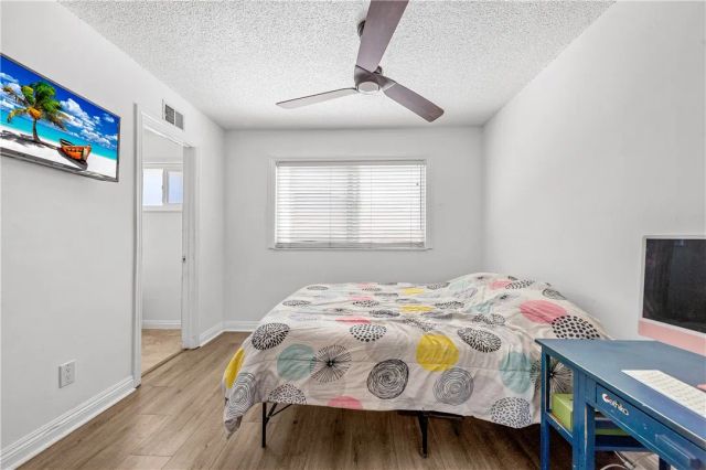 5921 Chinook Drive, Huntington Beach, CA 92647