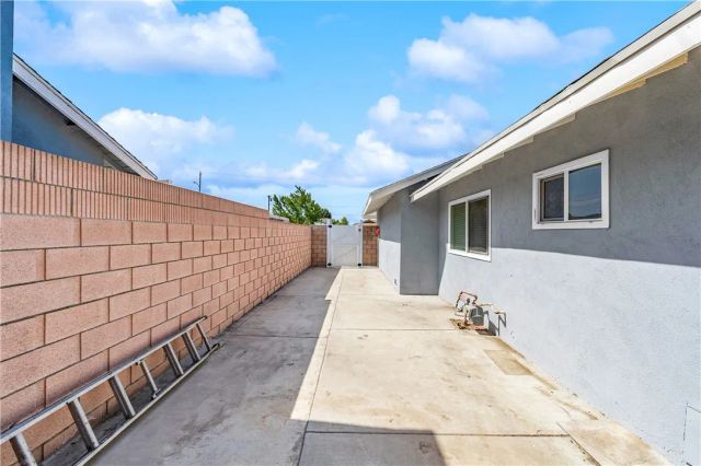 5921 Chinook Drive, Huntington Beach, CA 92647