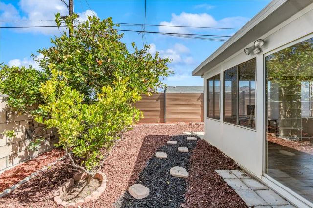 5921 Chinook Drive, Huntington Beach, CA 92647