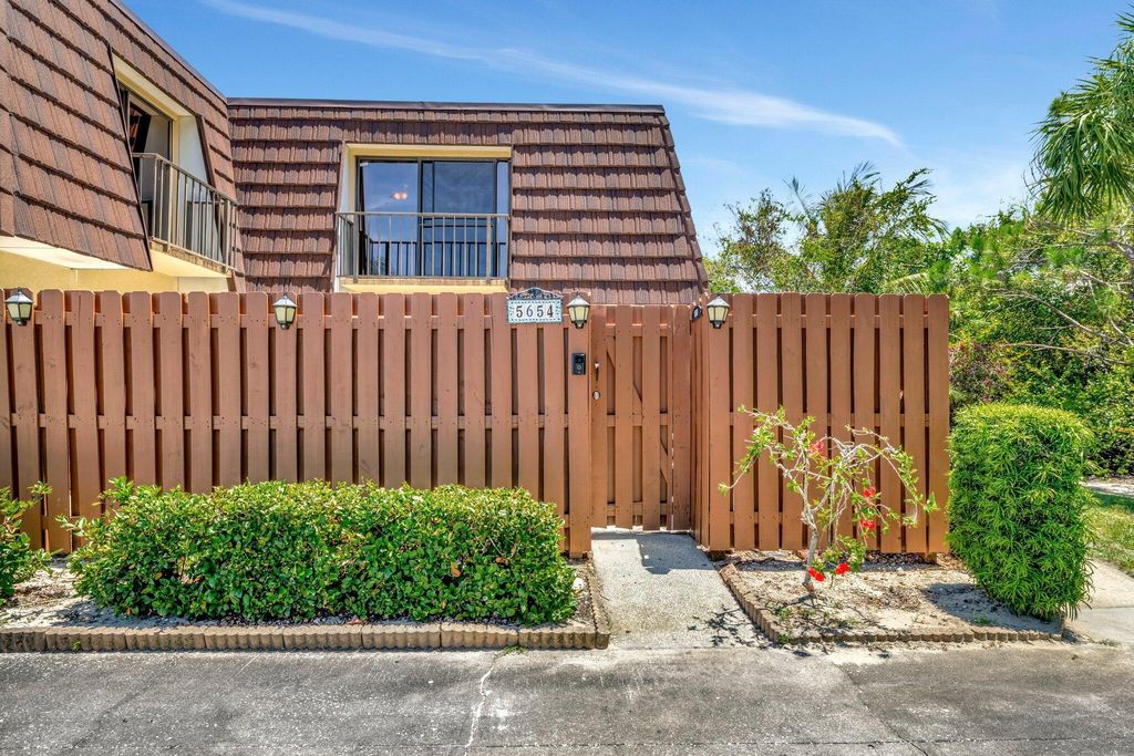 5654 SE Riverboat Drive, Stuart, FL 34997