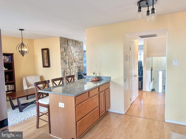 8737 SHERIDAN FARMS CT, Springfield, VA 22152