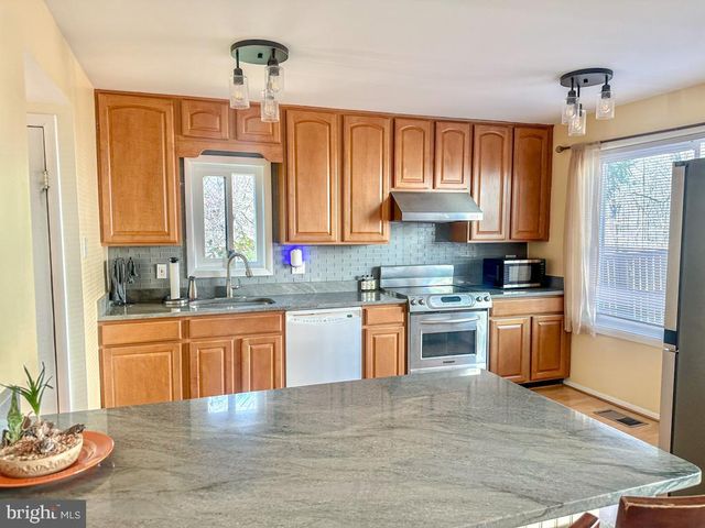 8737 SHERIDAN FARMS CT, Springfield, VA 22152