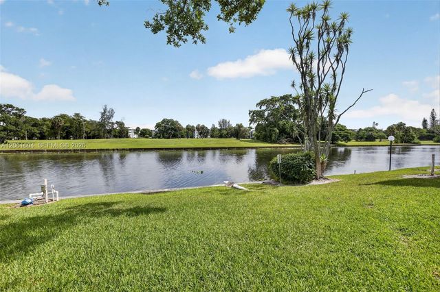 3531 Inverrary Dr 101, Lauderhill, FL 33319