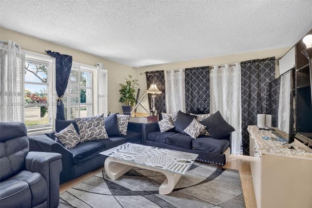 3531 Inverrary Dr 101, Lauderhill, FL 33319