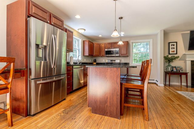 877 River Road, Weare, NH 03281