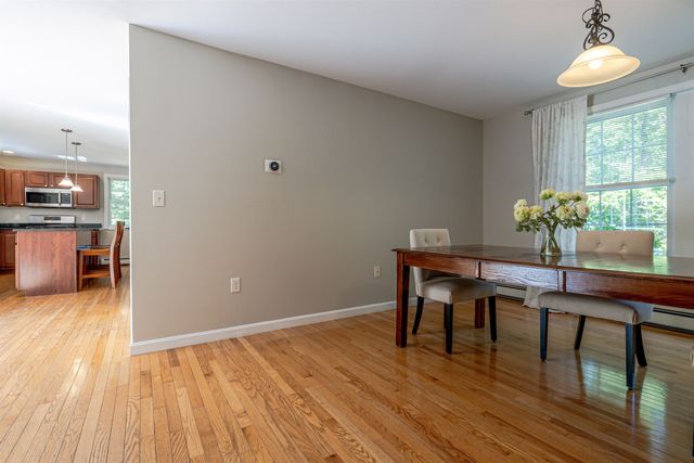 877 River Road, Weare, NH 03281