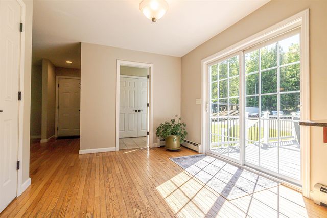 877 River Road, Weare, NH 03281