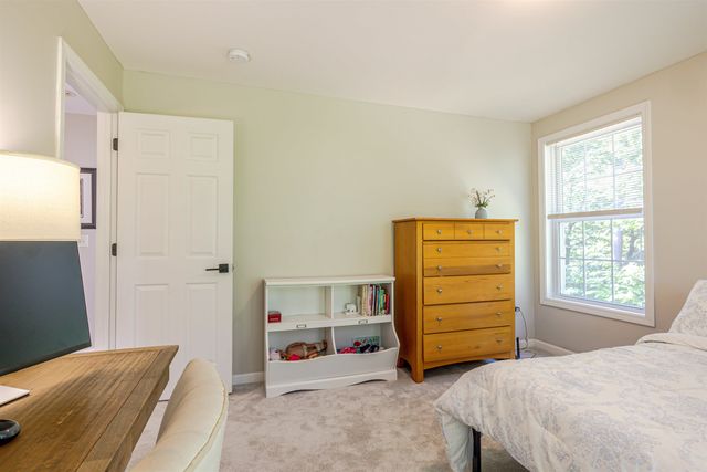 877 River Road, Weare, NH 03281