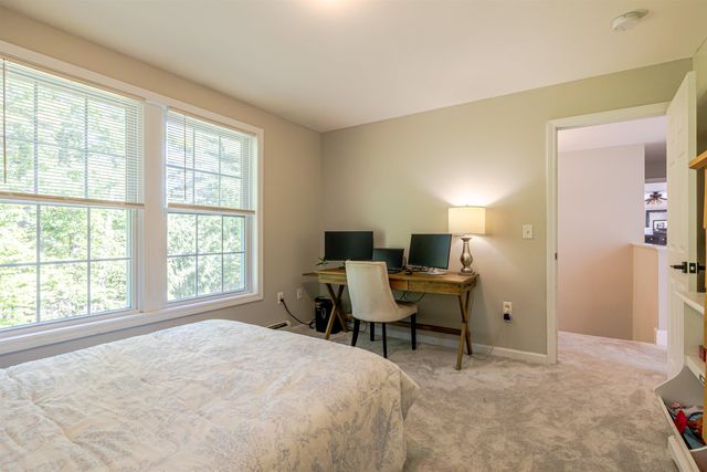 877 River Road, Weare, NH 03281