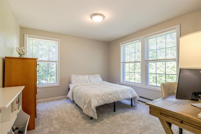 877 River Road, Weare, NH 03281