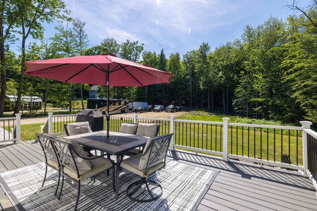 877 River Road, Weare, NH 03281