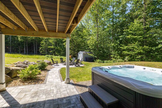 877 River Road, Weare, NH 03281